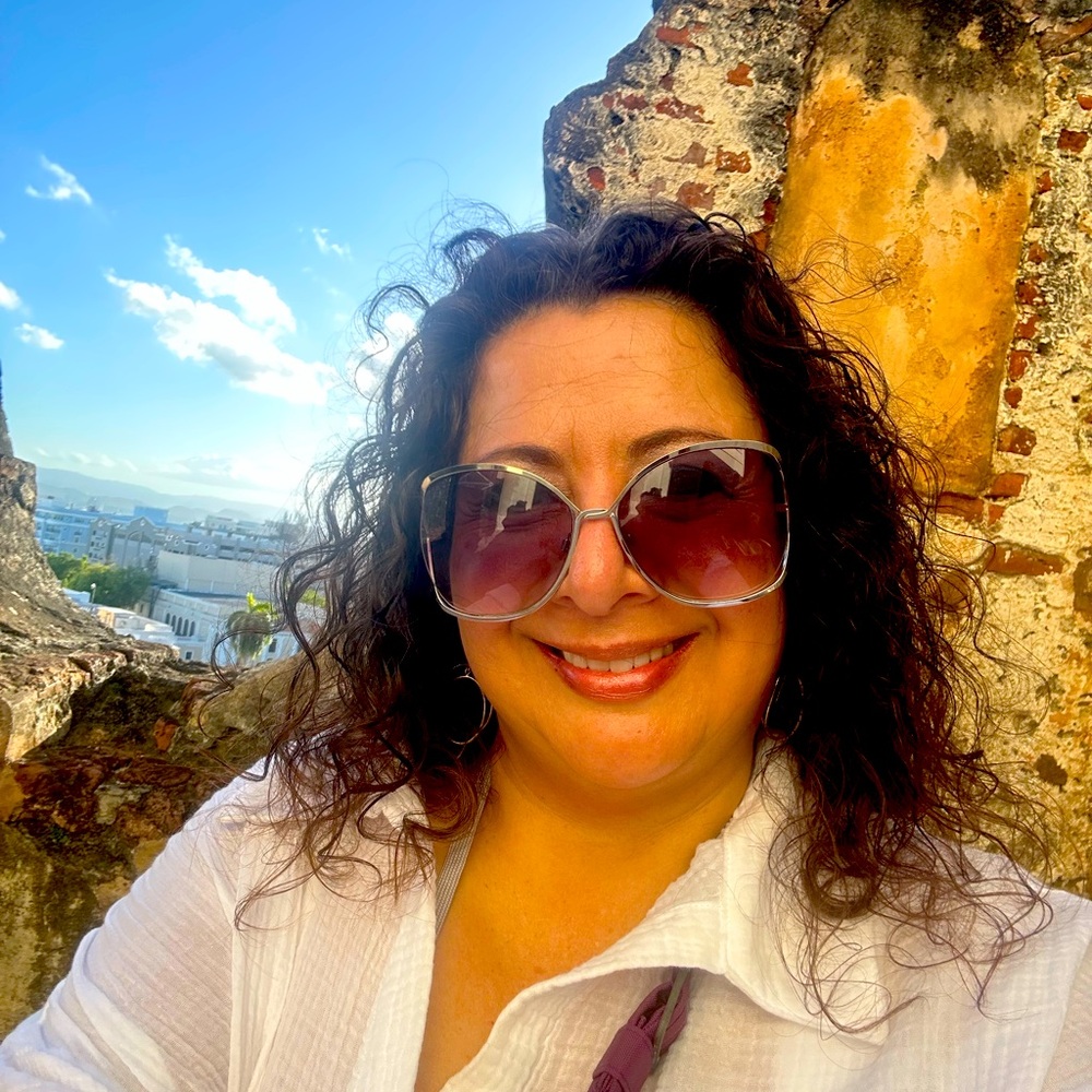 Meet your Posher, Claudia